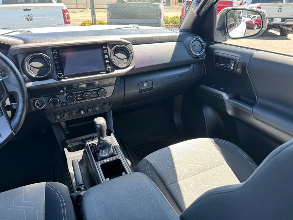 Used 2021 Toyota Tacoma TRD Off-Road w/ Technology Package AWD/4WD image 6