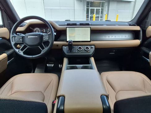 Certified 2025 Land Rover Defender 130 V8 AWD/4WD image 16