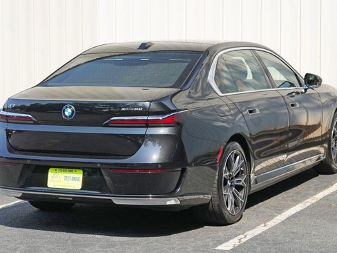 Used 2025 BMW i7 xDrive60 w/ Executive Package AWD/4WD image 65