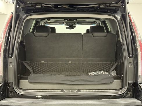 Used 2020 Cadillac Escalade Luxury w/ Escalade Sport Edition image 11