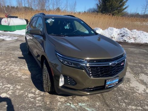 Used 2023 Chevrolet Equinox RS image 2