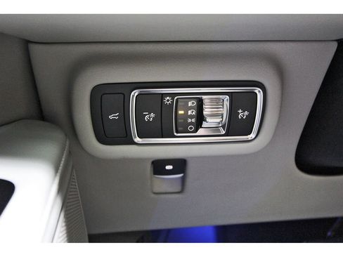 Used 2026 Lincoln Nautilus Premier AWD/4WD image 25
