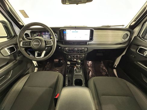 Used 2024 Jeep Wrangler Unlimited Sahara image 28