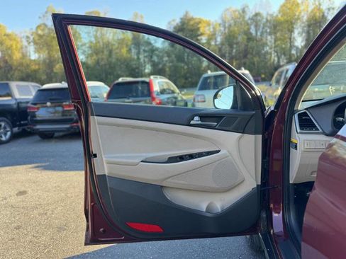 Used 2016 Hyundai Tucson SE w/ Option Group 02 image 9