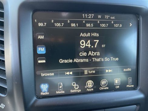 Used 2017 Jeep Cherokee Trailhawk image 16