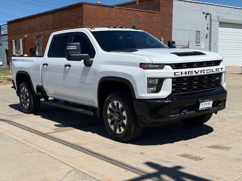 Used 2021 Chevrolet Silverado 2500 Custom w/ Custom Value Package AWD/4WD image 4