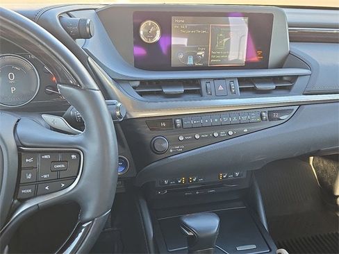 Certified 2020 Lexus ES 300h w/ Premium Package image 15