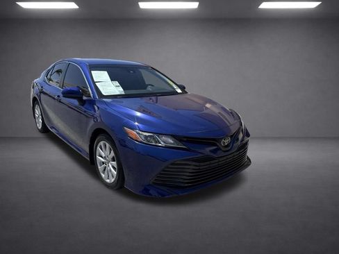 Used 2018 Toyota Camry LE FWD image 10