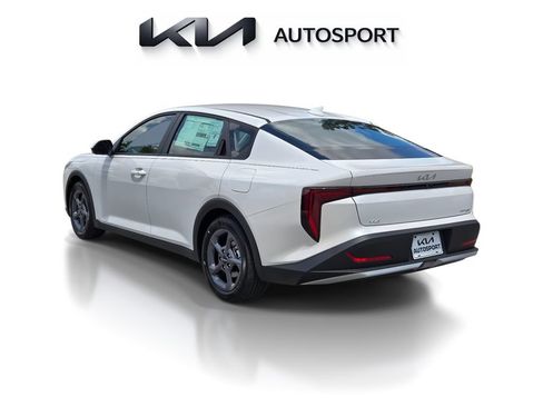 New 2026 Kia K4 FWD image 10
