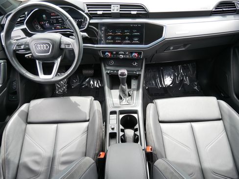 Used 2022 Audi Q3 2.0T Premium Plus w/ Premium Plus Package AWD/4WD image 10