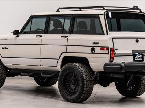 Used 1988 Jeep Grand Wagoneer image 10