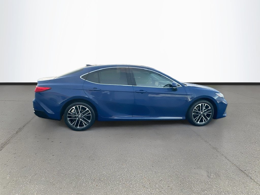 Used 2025 Toyota Camry XLE FWD image 8