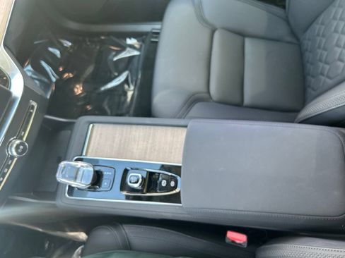Used 2025 Volvo XC90 B6 Plus AWD/4WD image 30