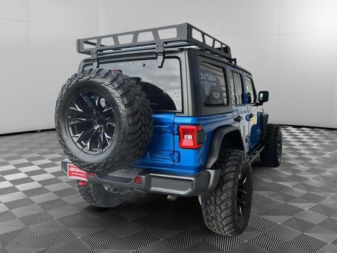 Used 2025 Jeep Wrangler Rubicon image 5