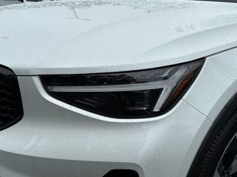 Used 2026 Volvo XC40 B5 Plus AWD/4WD image 17