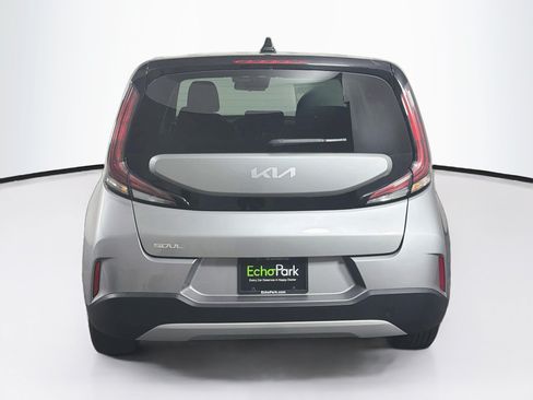 Used 2025 Kia Soul LX w/ LX Technology Package FWD image 7