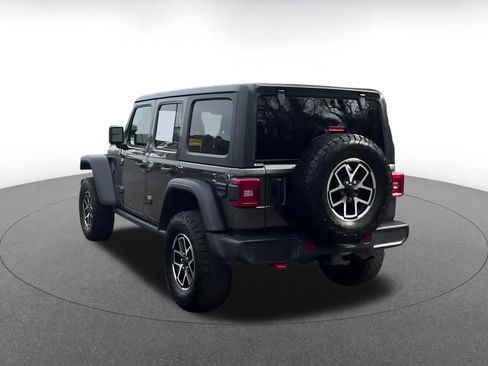 Used 2025 Jeep Wrangler Unlimited Rubicon image 3