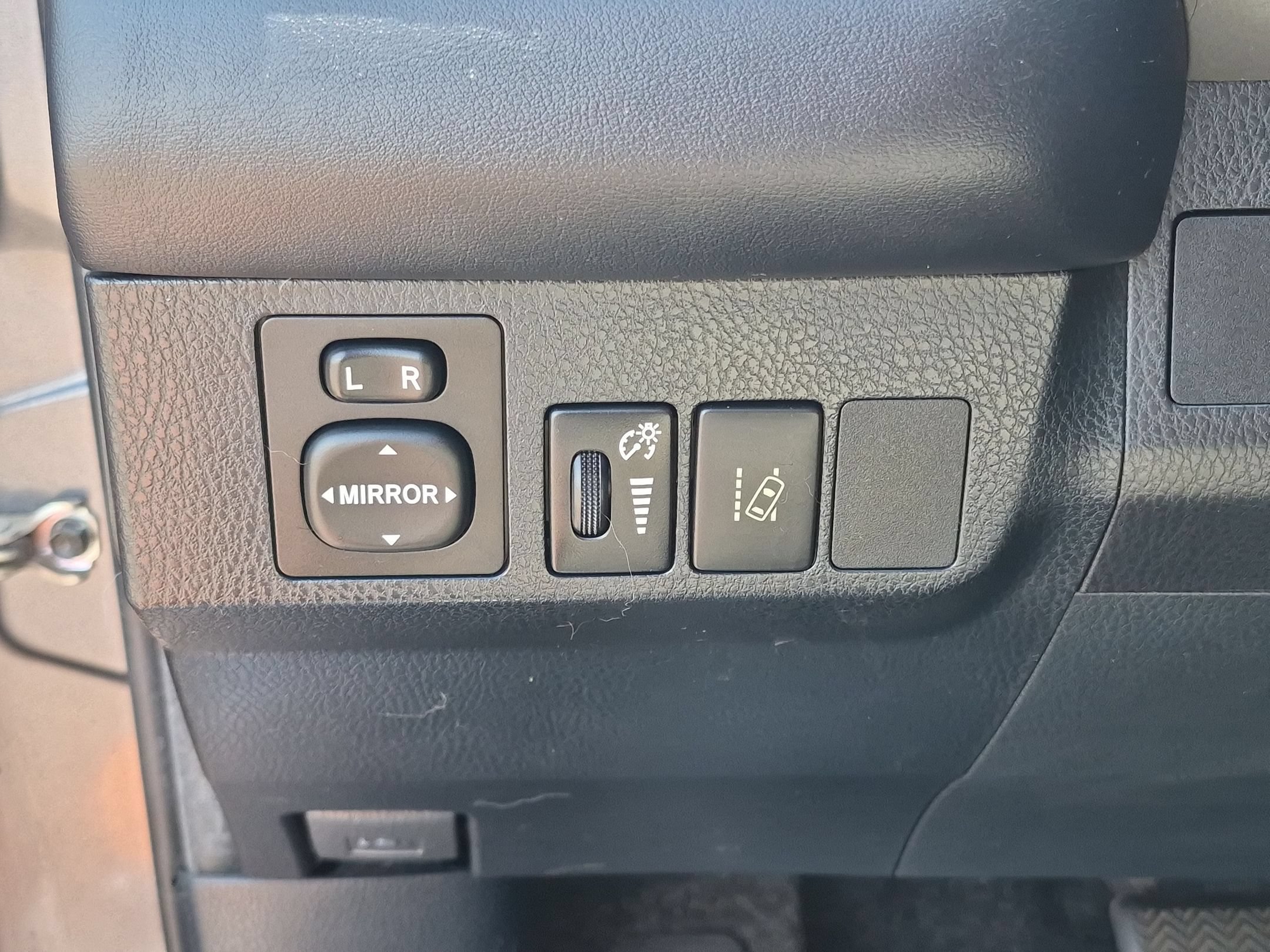Used 2017 Toyota RAV4 XLE w/ Convenience Package AWD/4WD image 15
