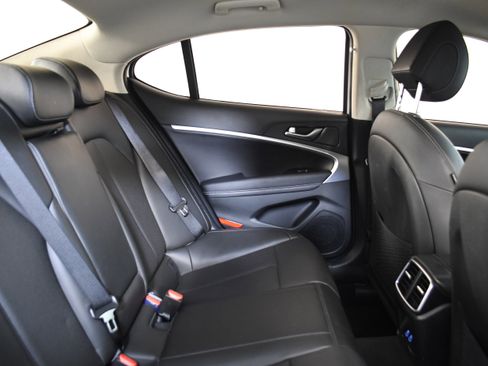 Used 2025 Genesis G70 2.5T image 24