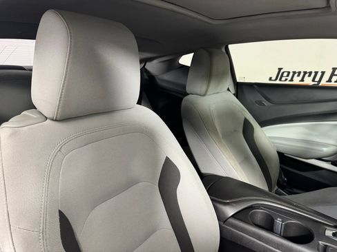 Used 2018 Chevrolet Camaro LT w/ RS Package RWD image 31