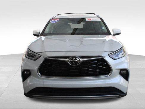 Certified 2026 Toyota Highlander Platinum AWD/4WD image 11