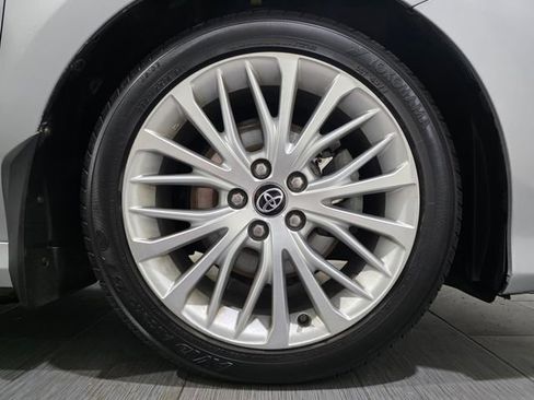 Used 2020 Toyota Camry XLE w/ Navigation Package FWD image 25