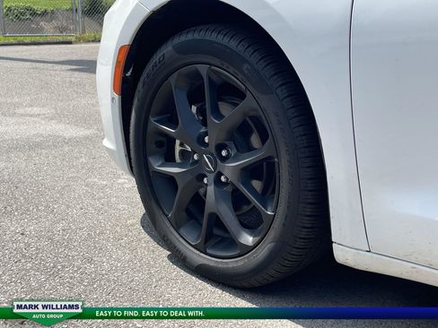 Used 2024 Chrysler Pacifica Limited w/ S Appearance Package image 28