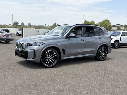 Used 2026 BMW X5 xDrive40i w/ M Sport Package AWD/4WD image 2