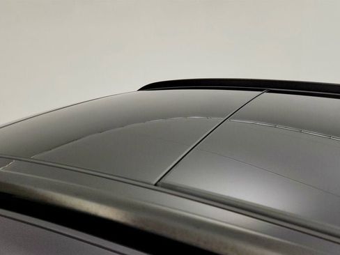 Used 2018 Porsche Macan Turbo image 10