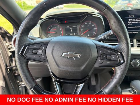 Used 2025 Chevrolet Trax RS w/ Driver Confidence Package FWD image 17