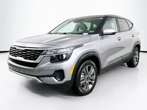 Used 2022 Kia Seltos LX AWD/4WD image 1