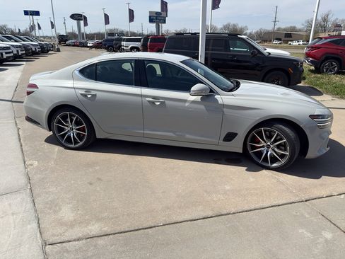 Used 2025 Genesis G70 2.5T image 4