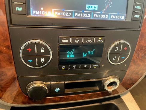 Used 2008 Chevrolet Silverado 2500 LTZ w/ Suspension Package, Off-Road image 16