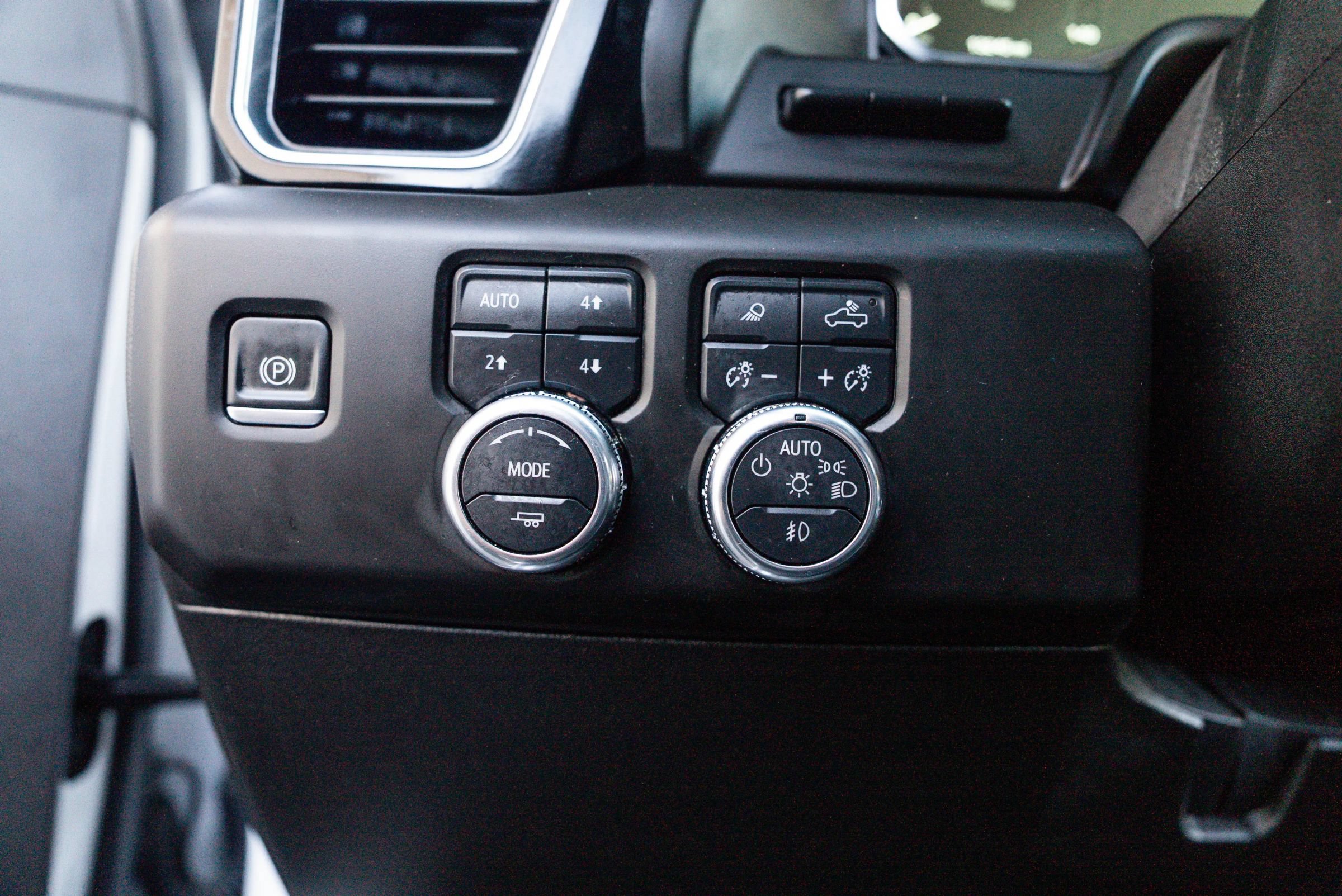Used 2025 GMC Sierra 3500 Denali w/ Denali Reserve Package AWD/4WD image 28
