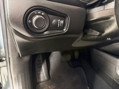 Used 2017 Jeep Renegade Sport w/ Power & Air Group AWD/4WD image 14