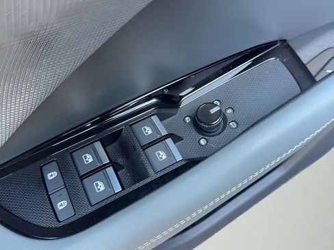 New 2026 Audi Q3 quattro 2.0T AWD/4WD image 36