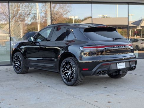 New 2026 Porsche Macan image 3