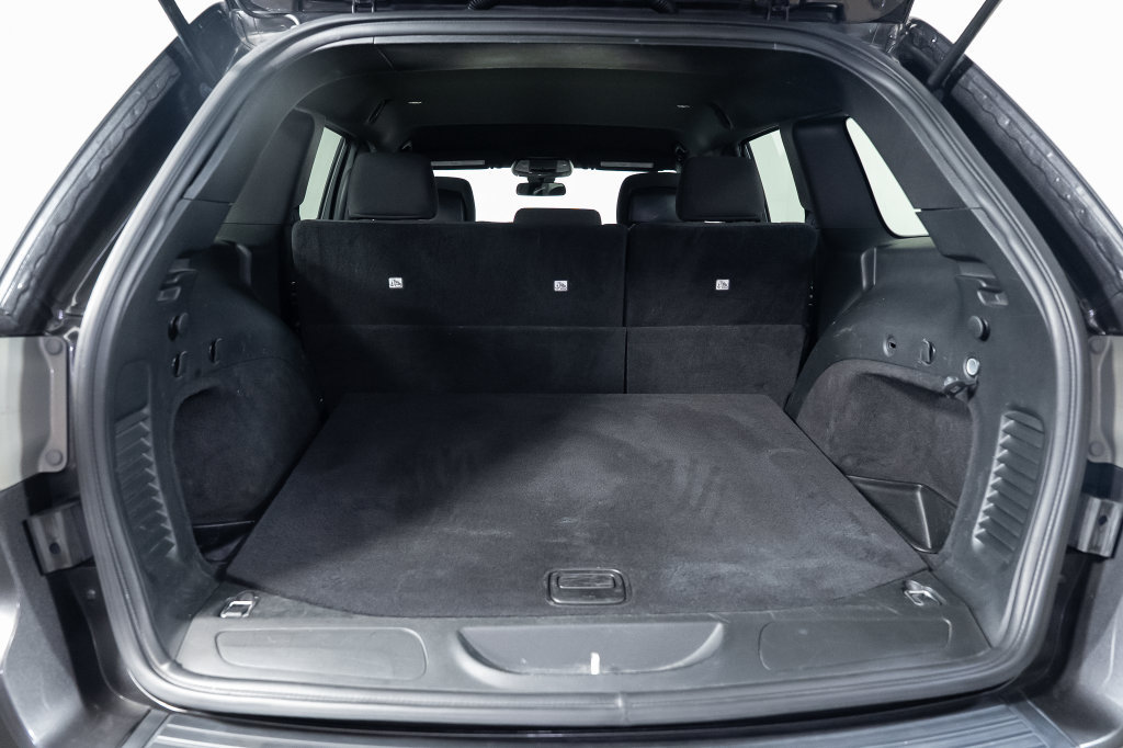 Used 2018 Jeep Grand Cherokee Laredo RWD image 39