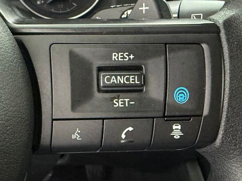 Used 2024 Nissan Rogue SV FWD image 12