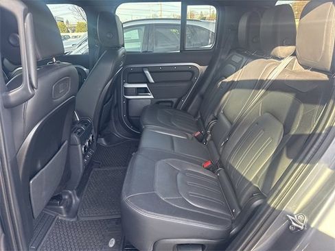 Used 2022 Land Rover Defender 110 X-Dynamic SE image 5