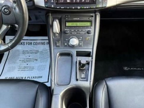 Used 2014 Lexus CT 200h image 18