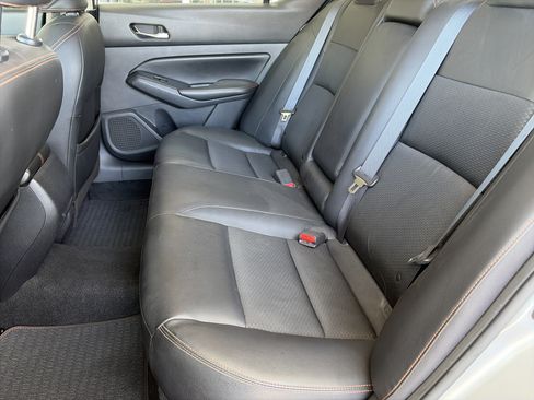 Used 2021 Nissan Altima 2.5 SR FWD image 10