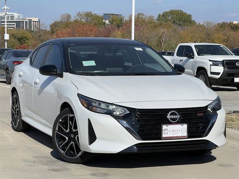 New 2025 Nissan Sentra SR image 2