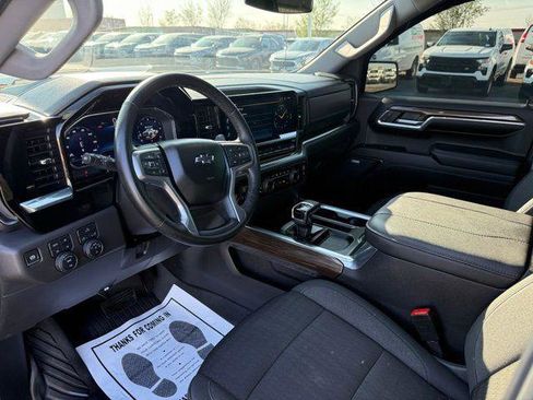 Used 2024 Chevrolet Silverado 1500 LT Trail Boss w/ Convenience Package II image 27