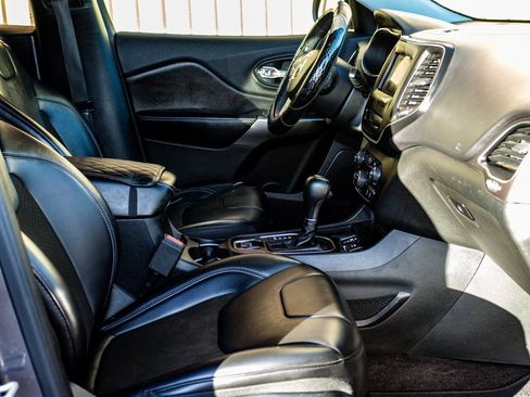 Used 2019 Jeep Cherokee Latitude Plus image 22