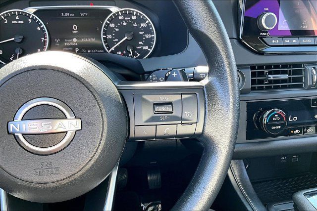 Certified 2023 Nissan Pathfinder S FWD image 11