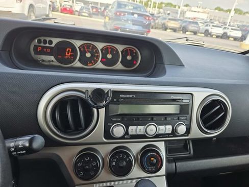 Used 2008 Scion xB FWD image 13