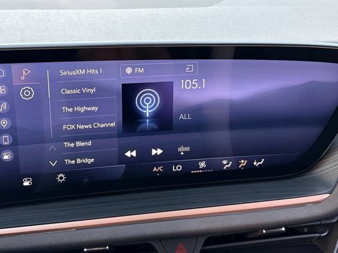 Used 2025 Buick Envision Sport Touring image 24