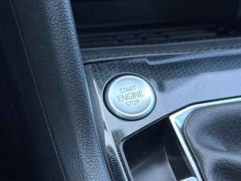 New 2025 Volkswagen Taos SE image 20