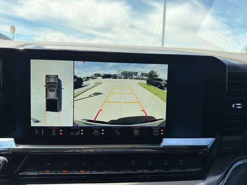 Used 2024 Chevrolet Silverado 1500 ZR2 w/ Technology Package image 20